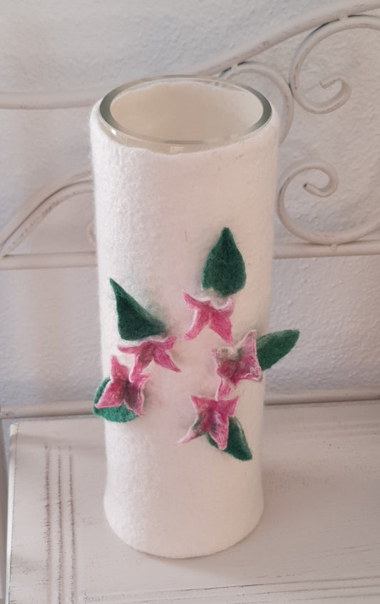 Eingefilzte Vase aus Glas